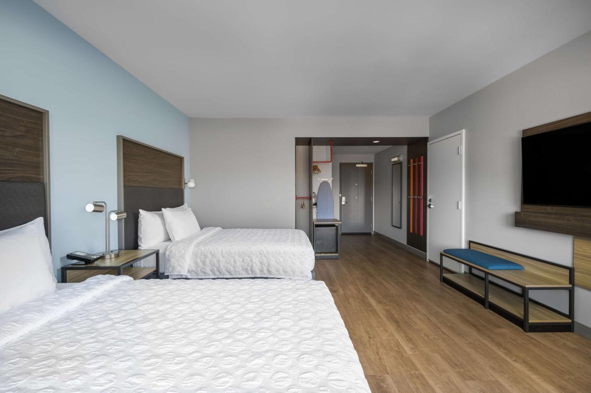 Tru By Hilton Eastvale Hotel