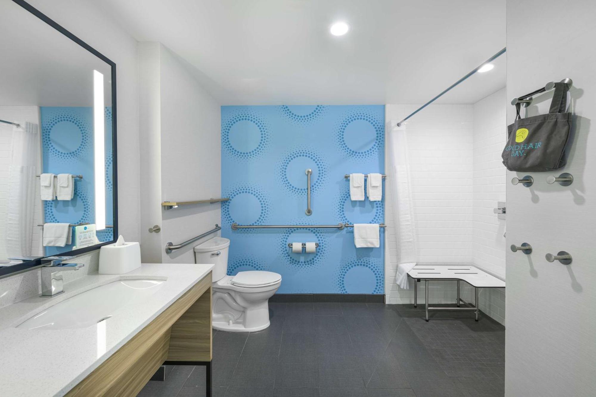Tru By Hilton Eastvale 3*